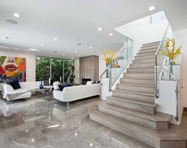 1250 Angelo Drive - Photo Thumbnail 2