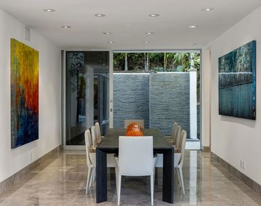 1250 Angelo Drive - Photo Thumbnail 14