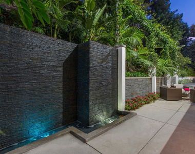 1250 Angelo Drive - Photo Thumbnail 8