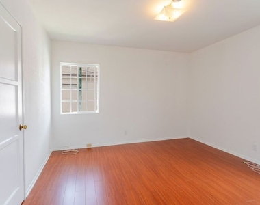 1708 S Crescent Heights Boulevard - Photo Thumbnail 13