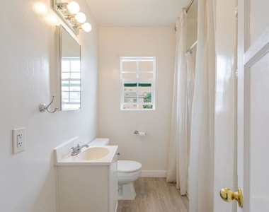 1708 S Crescent Heights Boulevard - Photo Thumbnail 19