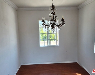 1708 S Crescent Heights Boulevard - Photo Thumbnail 32