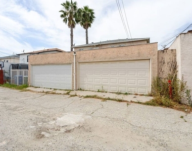 1708 S Crescent Heights Boulevard - Photo Thumbnail 20
