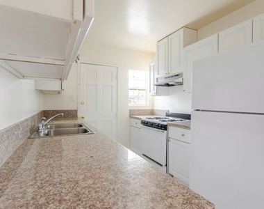 1708 S Crescent Heights Boulevard - Photo Thumbnail 11