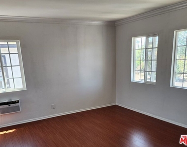 1708 S Crescent Heights Boulevard - Photo Thumbnail 33