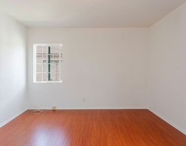 1708 S Crescent Heights Boulevard - Photo Thumbnail 16