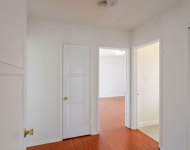 1708 S Crescent Heights Boulevard - Photo Thumbnail 12