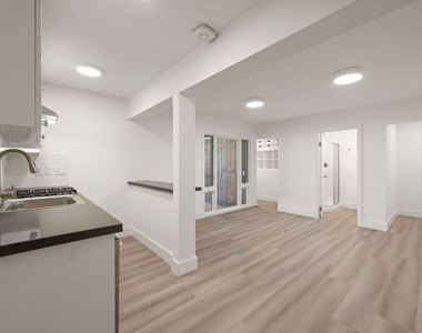 6821 E Ocean Boulevard - Photo Thumbnail 3