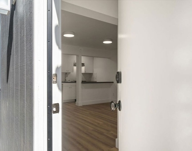 6821 E Ocean Boulevard - Photo Thumbnail 19