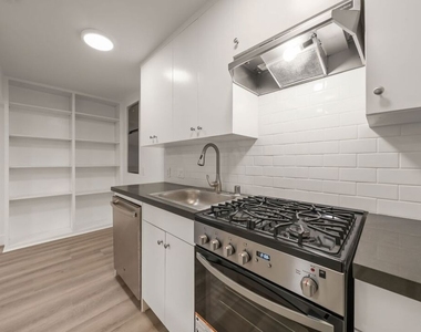 6821 E Ocean Boulevard - Photo Thumbnail 10