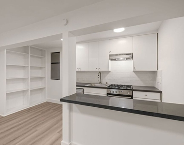 6821 E Ocean Boulevard - Photo Thumbnail 9