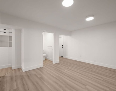 6821 E Ocean Boulevard - Photo Thumbnail 5