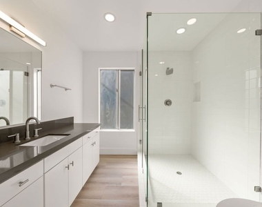 6821 E Ocean Boulevard - Photo Thumbnail 11