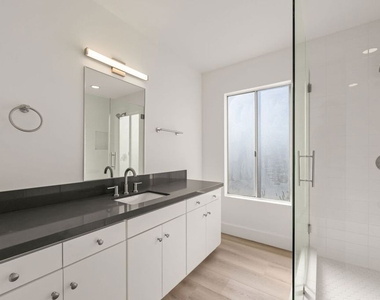 6821 E Ocean Boulevard - Photo Thumbnail 9