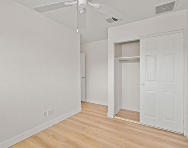 73425 San Nicholas Avenue - Photo Thumbnail 21