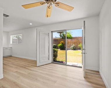73425 San Nicholas Avenue - Photo Thumbnail 16