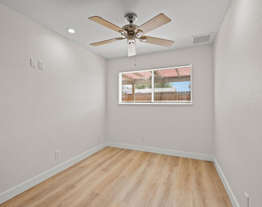 73425 San Nicholas Avenue - Photo Thumbnail 23