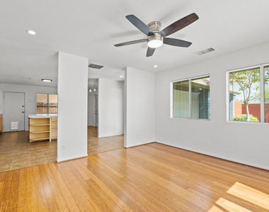 73425 San Nicholas Avenue - Photo Thumbnail 8