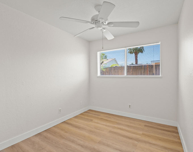 73425 San Nicholas Avenue - Photo Thumbnail 20
