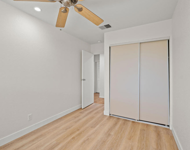 73425 San Nicholas Avenue - Photo Thumbnail 24