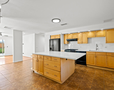 73425 San Nicholas Avenue - Photo Thumbnail 7