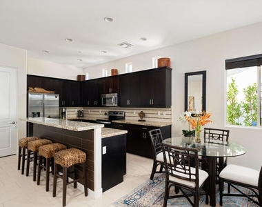 53385 Avenida Mendoza - Photo Thumbnail 12