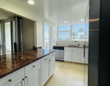 1237 Hillsboro Mile - Photo Thumbnail 54