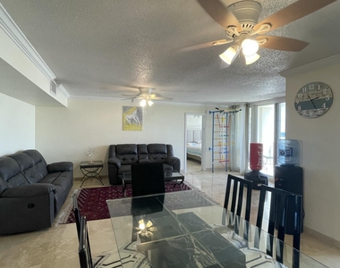 1237 Hillsboro Mile - Photo Thumbnail 21
