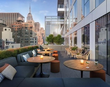 300 West 30th Street - Photo Thumbnail 5