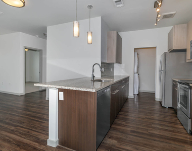 6750 E Chenango Ave - Photo Thumbnail 5