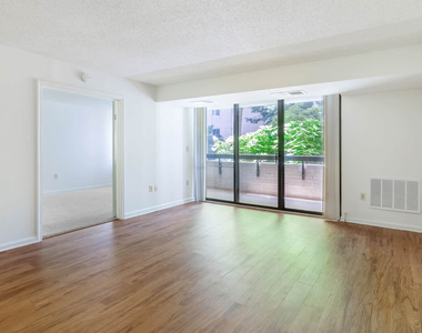 2250 Clarendon Blvd. - Photo Thumbnail 10