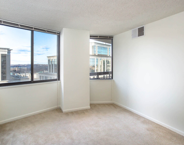 2250 Clarendon Blvd. - Photo Thumbnail 22