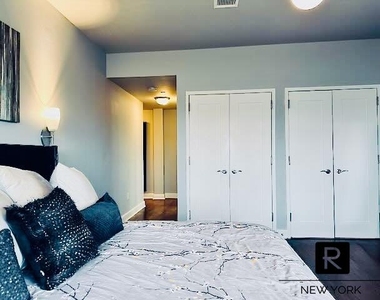 90 Bay Street Landing - Photo Thumbnail 20