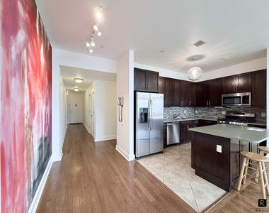 90 Bay Street Landing - Photo Thumbnail 15