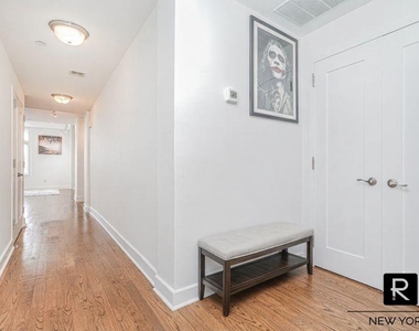 90 Bay Street Landing - Photo Thumbnail 9