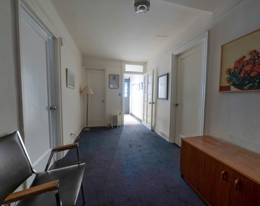 311 East 72nd Street - Photo Thumbnail 4