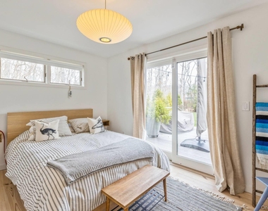 85 Camberly Road - Photo Thumbnail 11