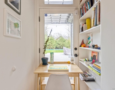 85 Camberly Road - Photo Thumbnail 8