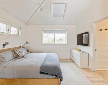 85 Camberly Road - Photo Thumbnail 9