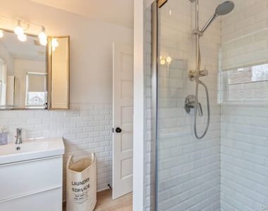 85 Camberly Road - Photo Thumbnail 10