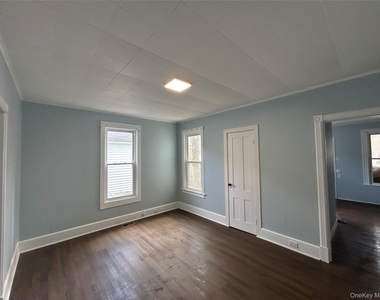 206-208 W Main Street - Photo Thumbnail 3