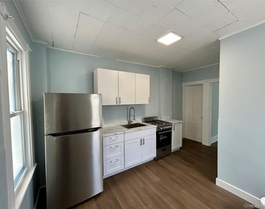 206-208 W Main Street - Photo Thumbnail 1