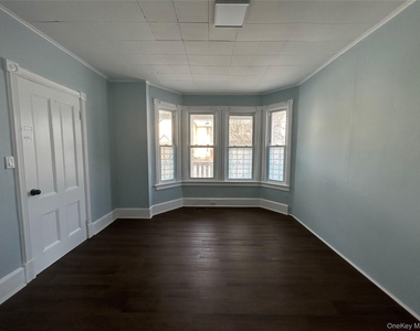206-208 W Main Street - Photo Thumbnail 2