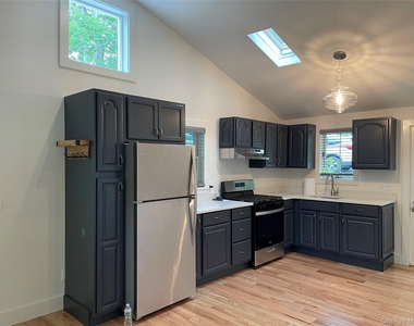 41 Chestnut Avenue - Photo Thumbnail 3