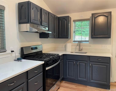41 Chestnut Avenue - Photo Thumbnail 4