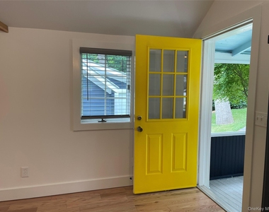 41 Chestnut Avenue - Photo Thumbnail 2