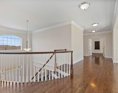 11 Fraydun Lane - Photo Thumbnail 8