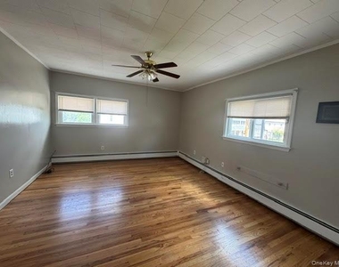223 Hudson Street - Photo Thumbnail 28