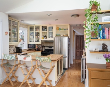 52 Jefferson Street - Photo Thumbnail 10