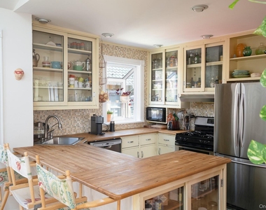 52 Jefferson Street - Photo Thumbnail 7